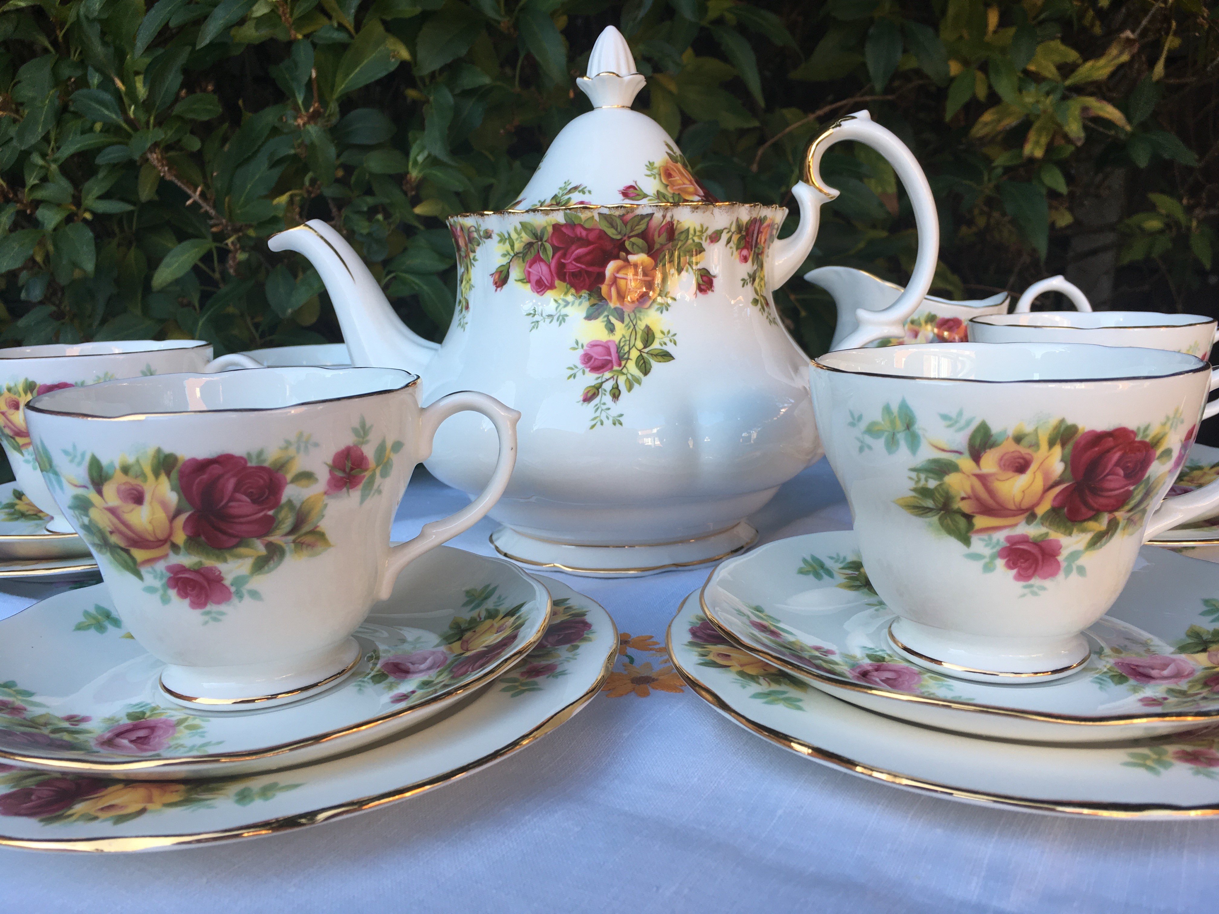 Royal Albert teapot with Duchess teaset